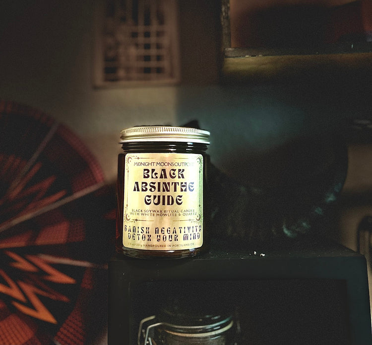 Black Absinthe Guide soy candle