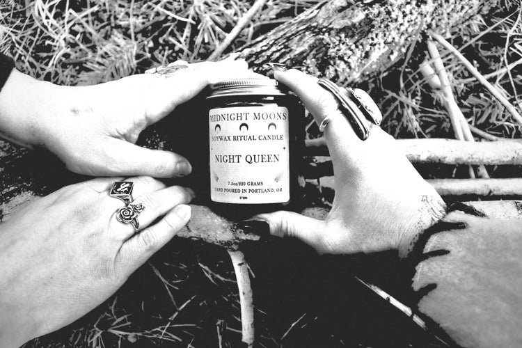 NIGHT QUEEN SOY CANDLE