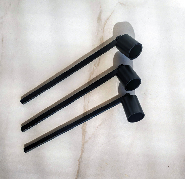 CANDLE SNUFFER