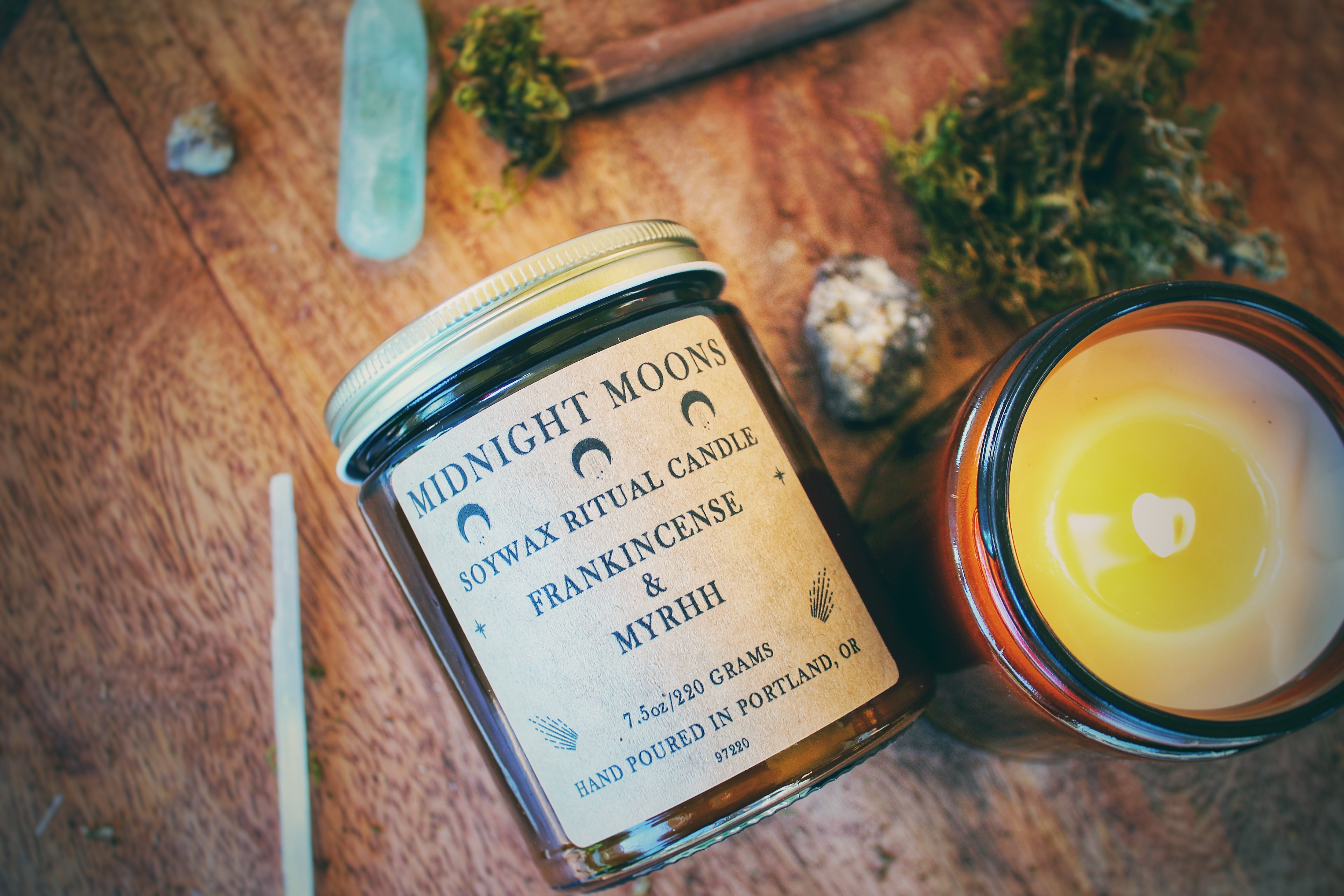 100% Soy, Highly Scented, Hand Poured Soy Candle, 7 oz, ( Frankincense & Myrrh) : Home & Kitchen